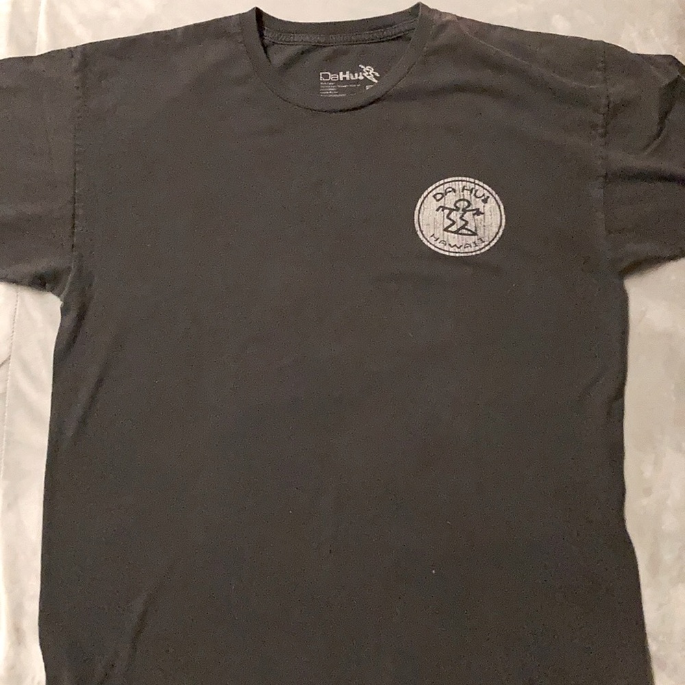 DA HUI HAWAII T SHIRT.  MENS SIZE LARGE BLK/GRY